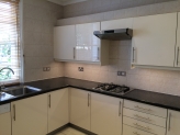 4 Bed Townhouse - Kitchen
